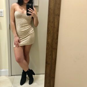 UO Lace Sweetheart Neckline Strapless Tube Dress